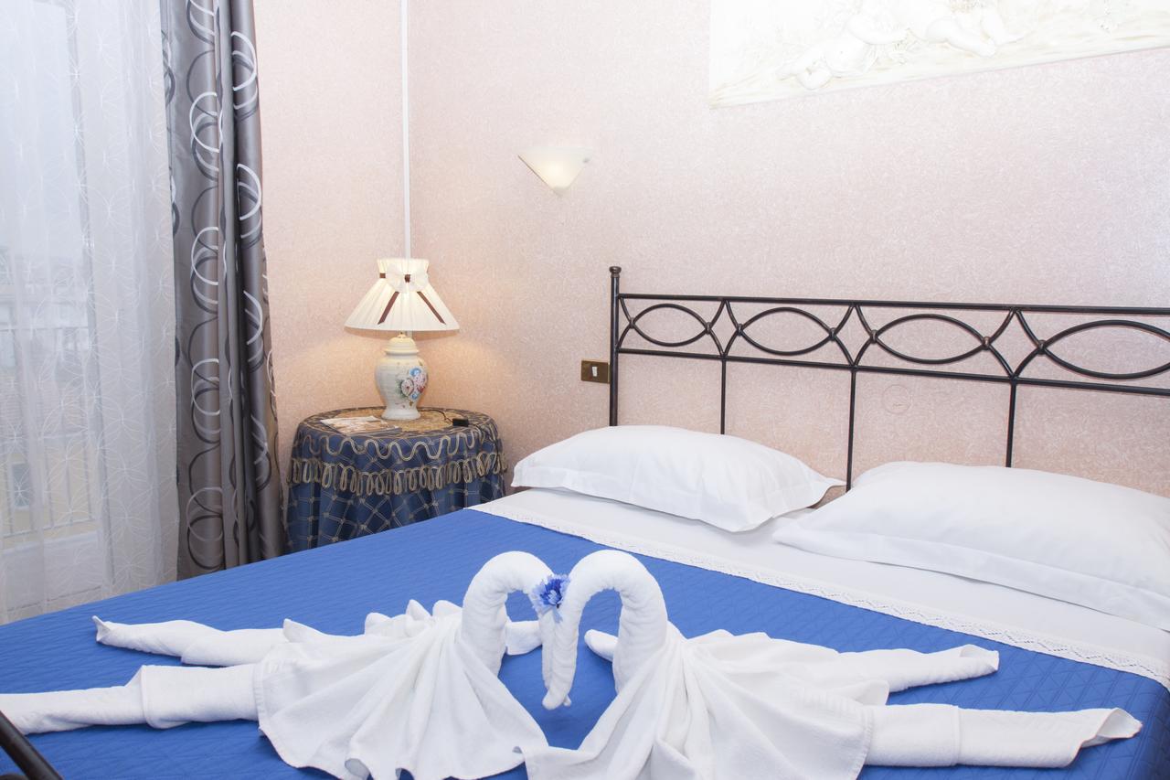 Laura Bed & Breakfast Pescara Bagian luar foto