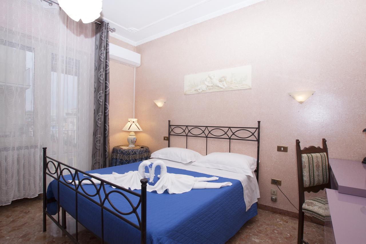 Laura Bed & Breakfast Pescara Bagian luar foto